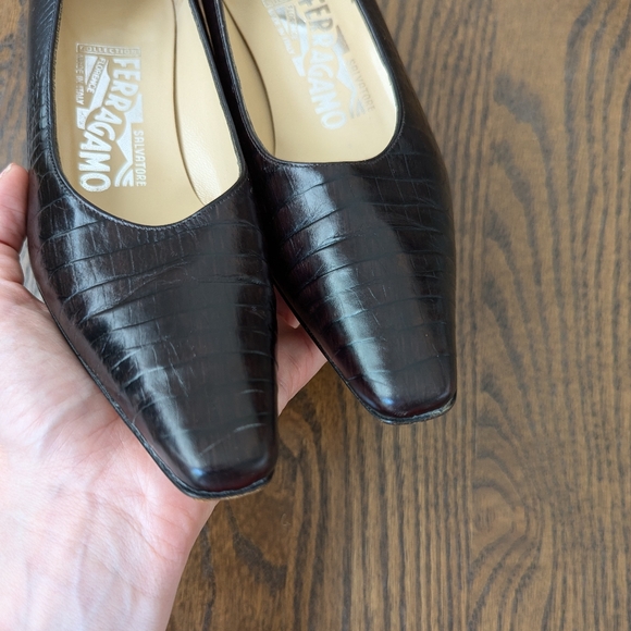 Salvatore Ferragamo Dark Brown/Black Croc Pumps Size 6 - Picture 11 of 11